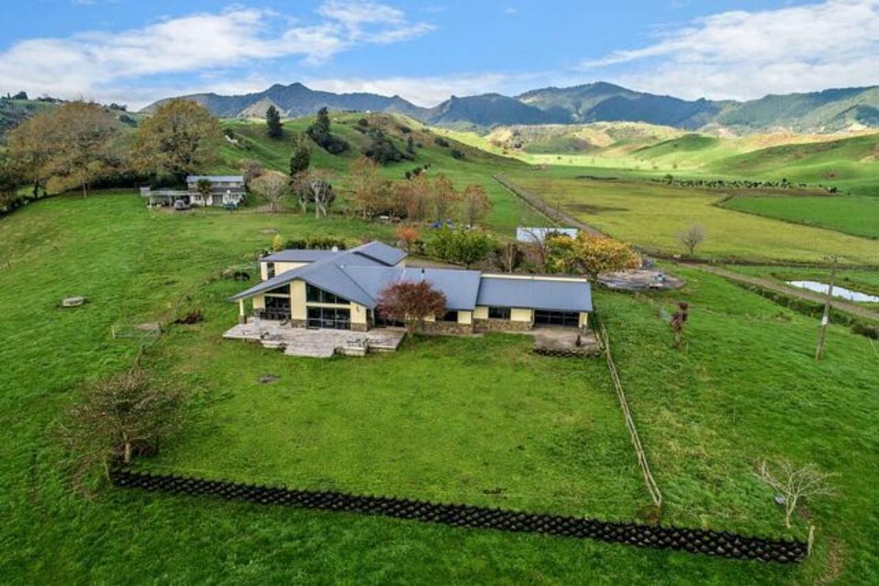 Waiotahe Dairy Farm Hideout Villa Waiotahi Exterior photo